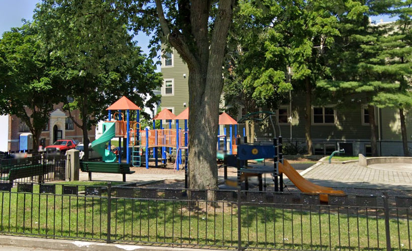 Walnut Ave